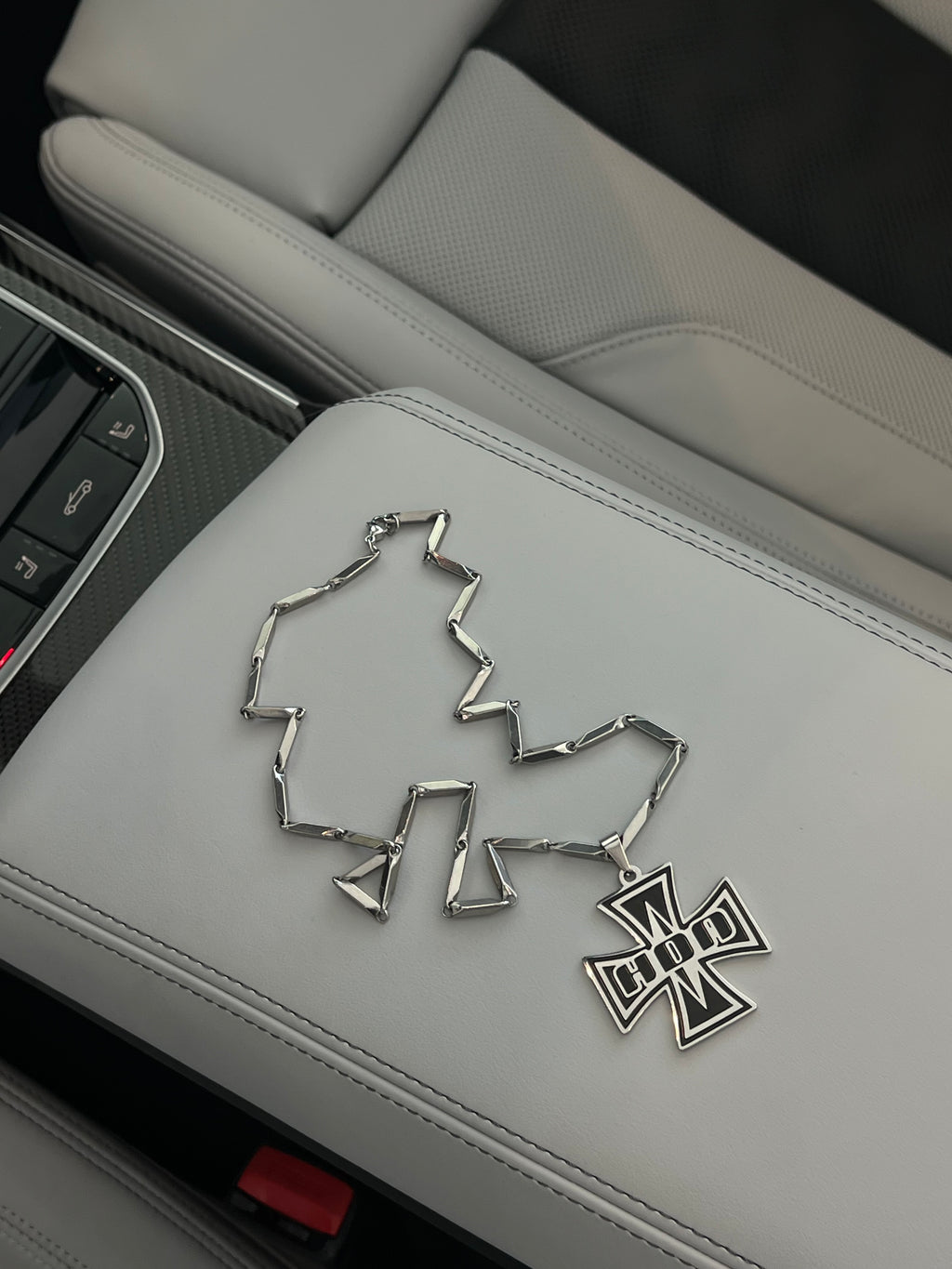 HDN PENDANT